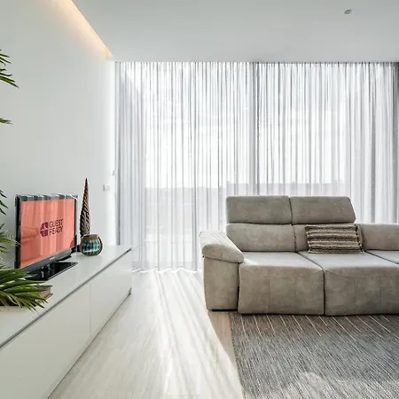 Guestready - Modern Comfort In *